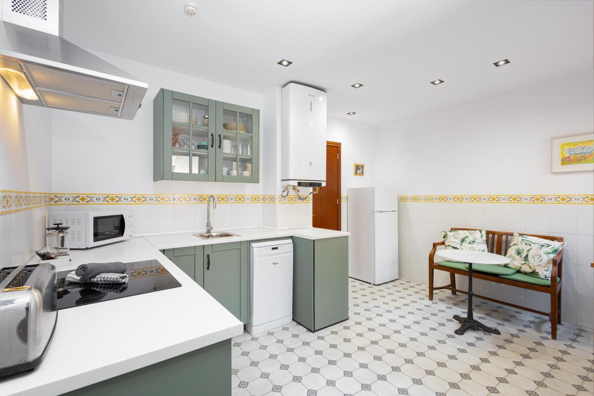 C92 - Rustic Two Bedrooms Apartment With Terrace مالقة المظهر الخارجي الصورة